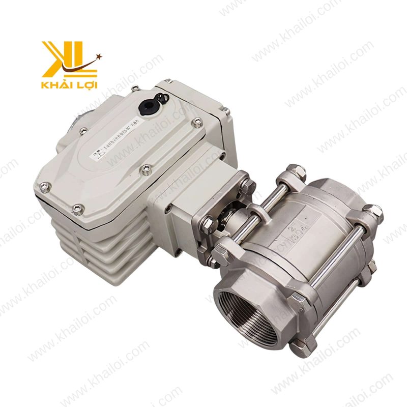 Góc chụp nghiêng của van điện đóng mở 2 ngã, làm nổi bật trục van chắc chắn.