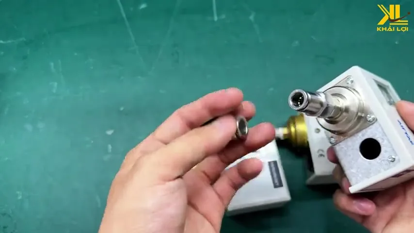 Cach dieu chinh cong tac ap suat How To Adjust a Pressure Switch 000005
