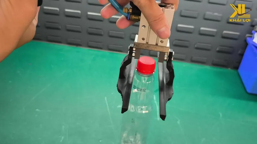 Tay kep robot su dung Xi lanh MHZ Hieu qua va do chinh xac cao 000001
