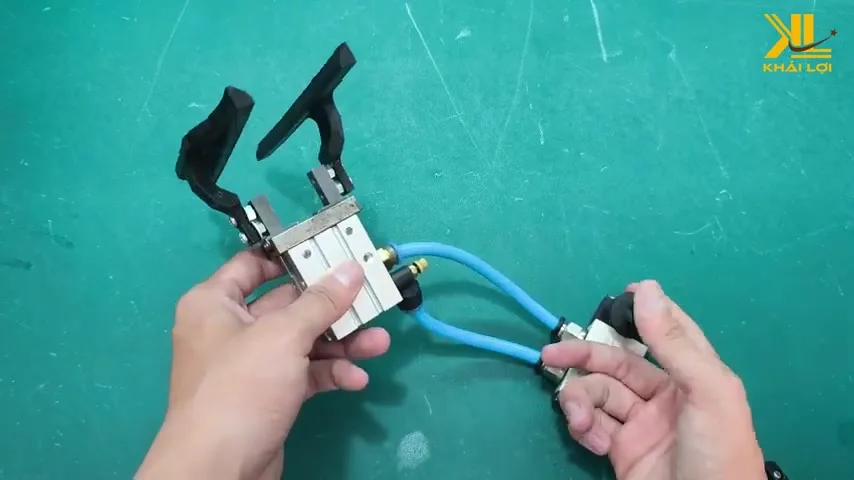 Tay kep robot su dung Xi lanh MHZ Hieu qua va do chinh xac cao 000009