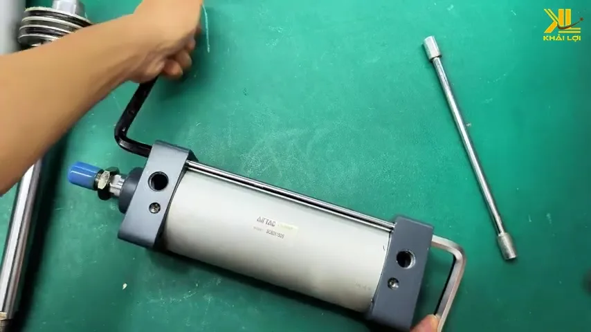 Đánh Giá Chi Tiết Video So Sánh Cấu Tạo Xi Lanh SC Airtac và SC STNC - Hướng Dẫn Tháo Lắp