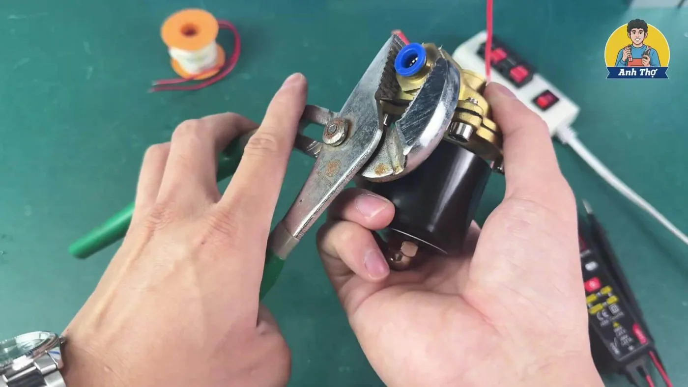 Hồi Sinh Van Điện Từ XCPC Bị Vô Nước: Hướng Dẫn Kiểm Tra và Sửa Chữa Chi Tiết